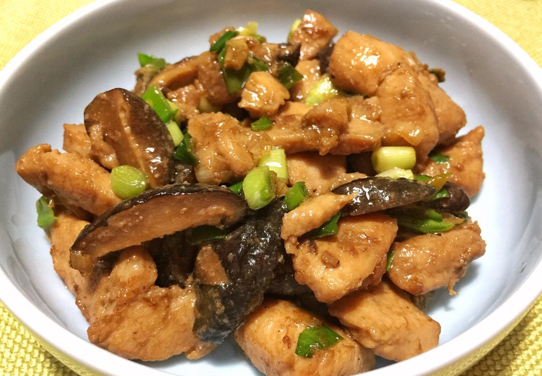 蚝油鸡胸肉炒香菇