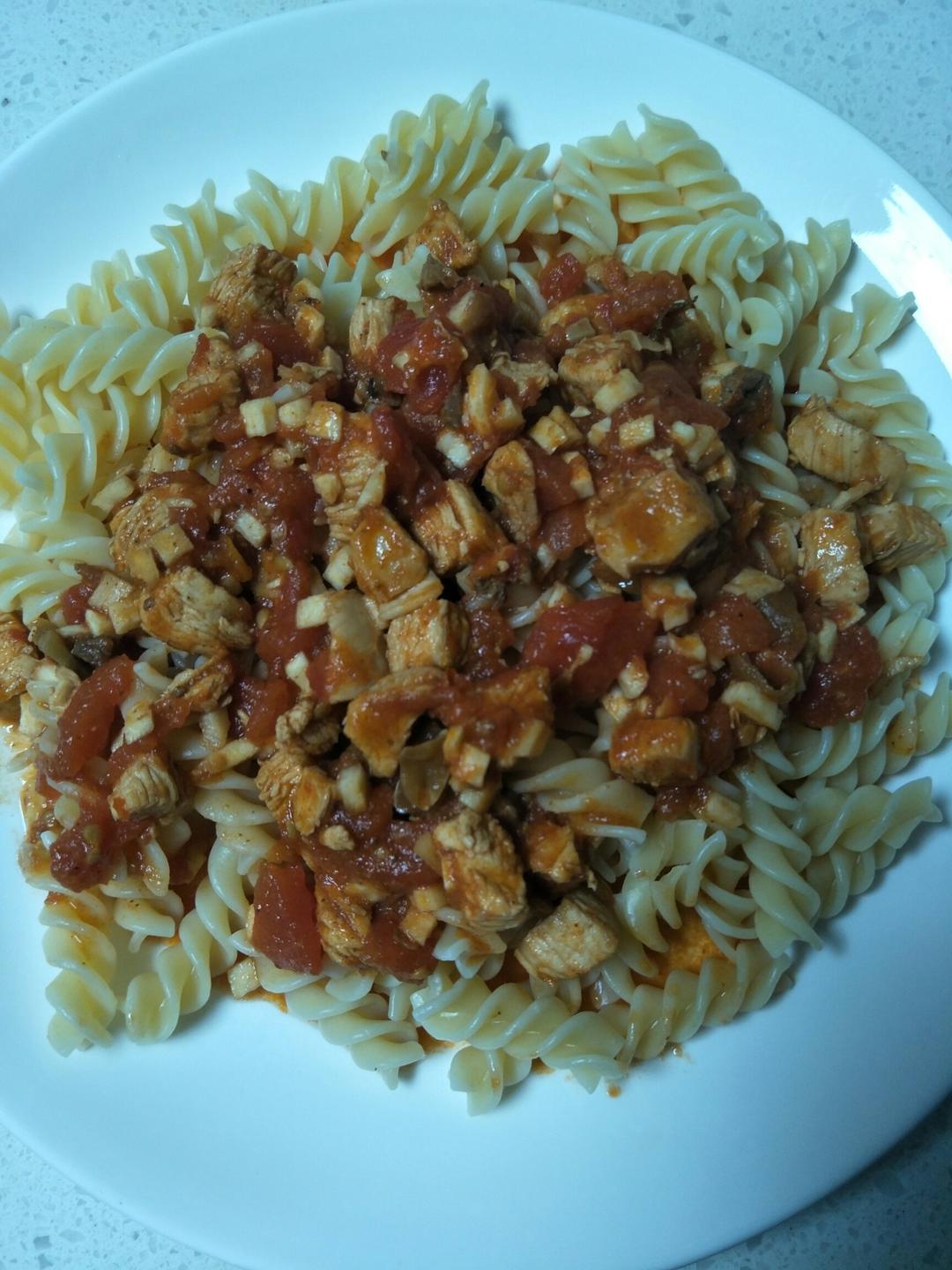 番茄鸡胸肉意面