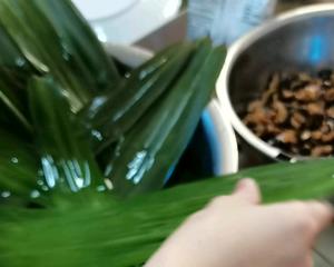肉粽&素粽（小脚粽包法视频）的做法 步骤19