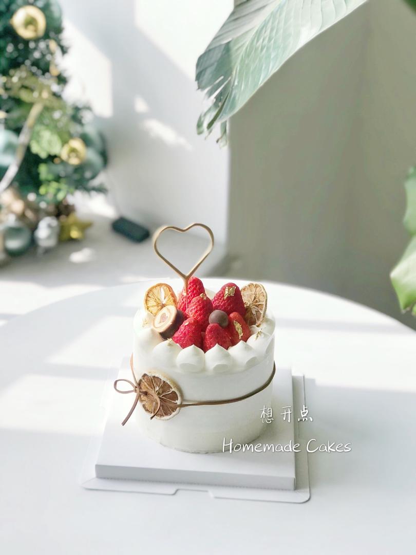 淡奶油装饰蛋糕