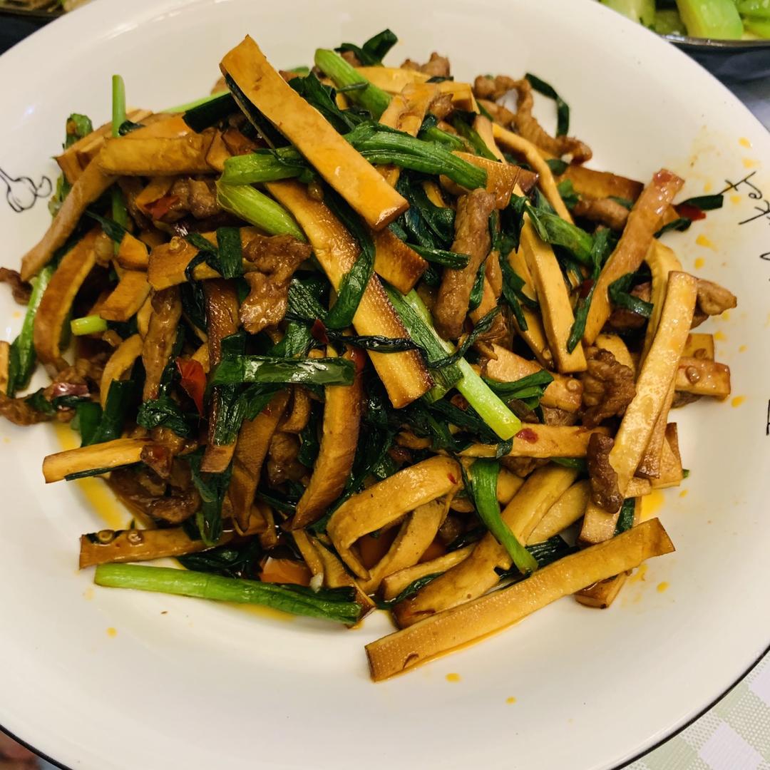 超喜欢的下饭菜猪肉炒韭菜豆腐干
