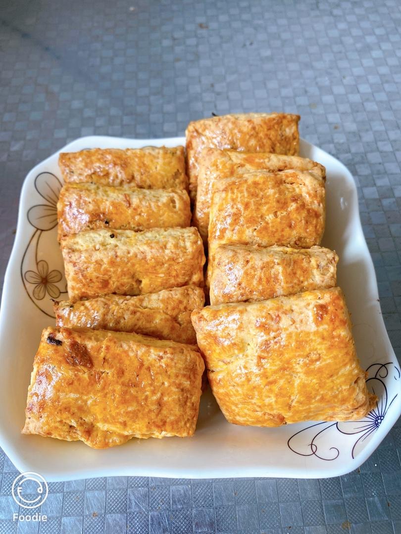 咸蛋黄肉松司康