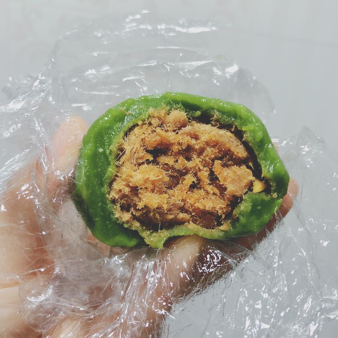 网红青团～～咸蛋黄肉松青团