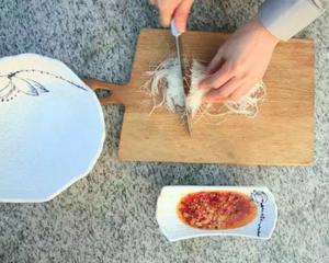 蒜蓉生蚝-在家享受大海的味道的做法 步骤5
