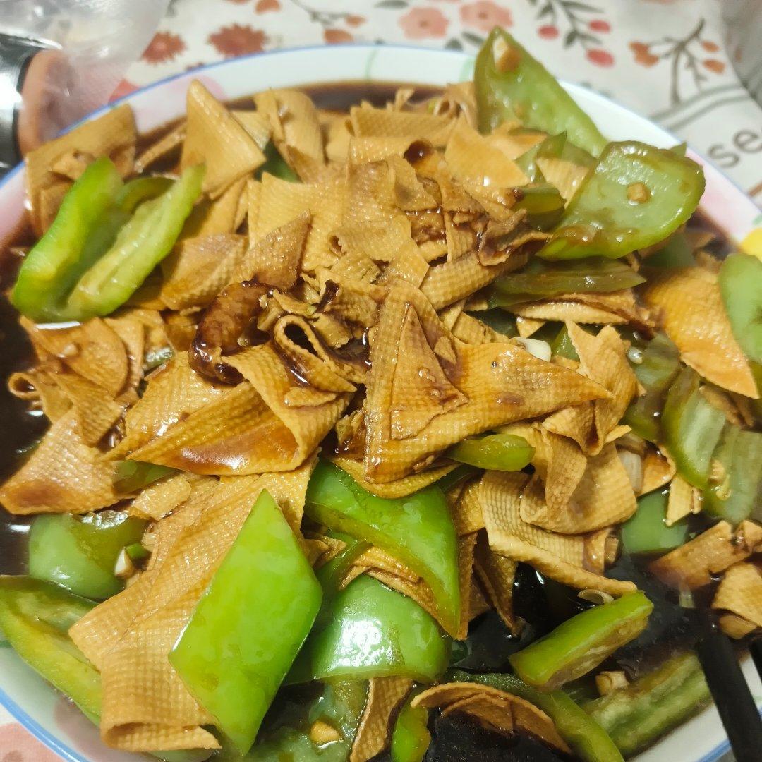 不用厨艺的尖椒干豆腐