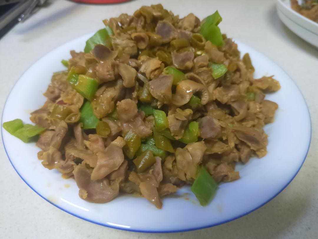 够酸爽过瘾的湖南菜酸豆角炒鸡杂