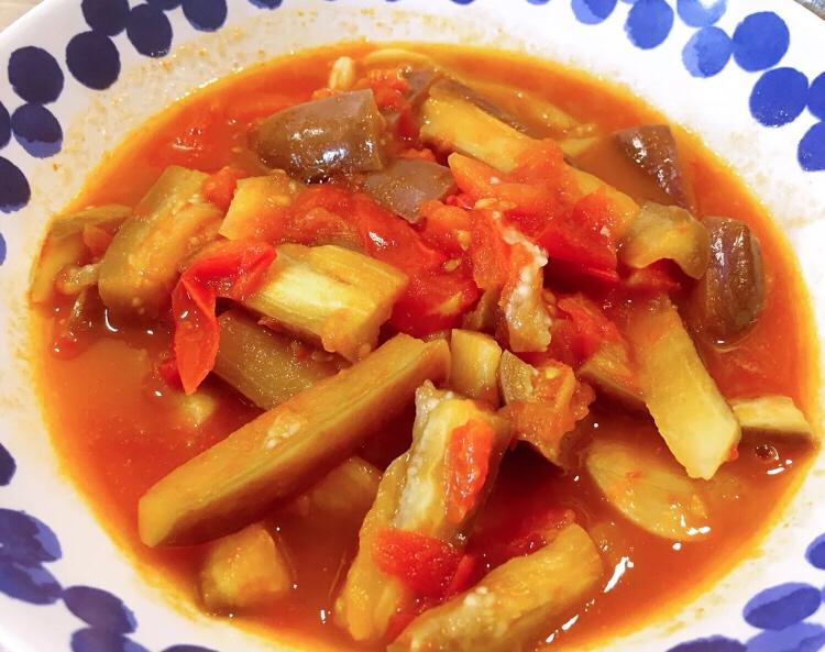 和女儿们一起烧菜