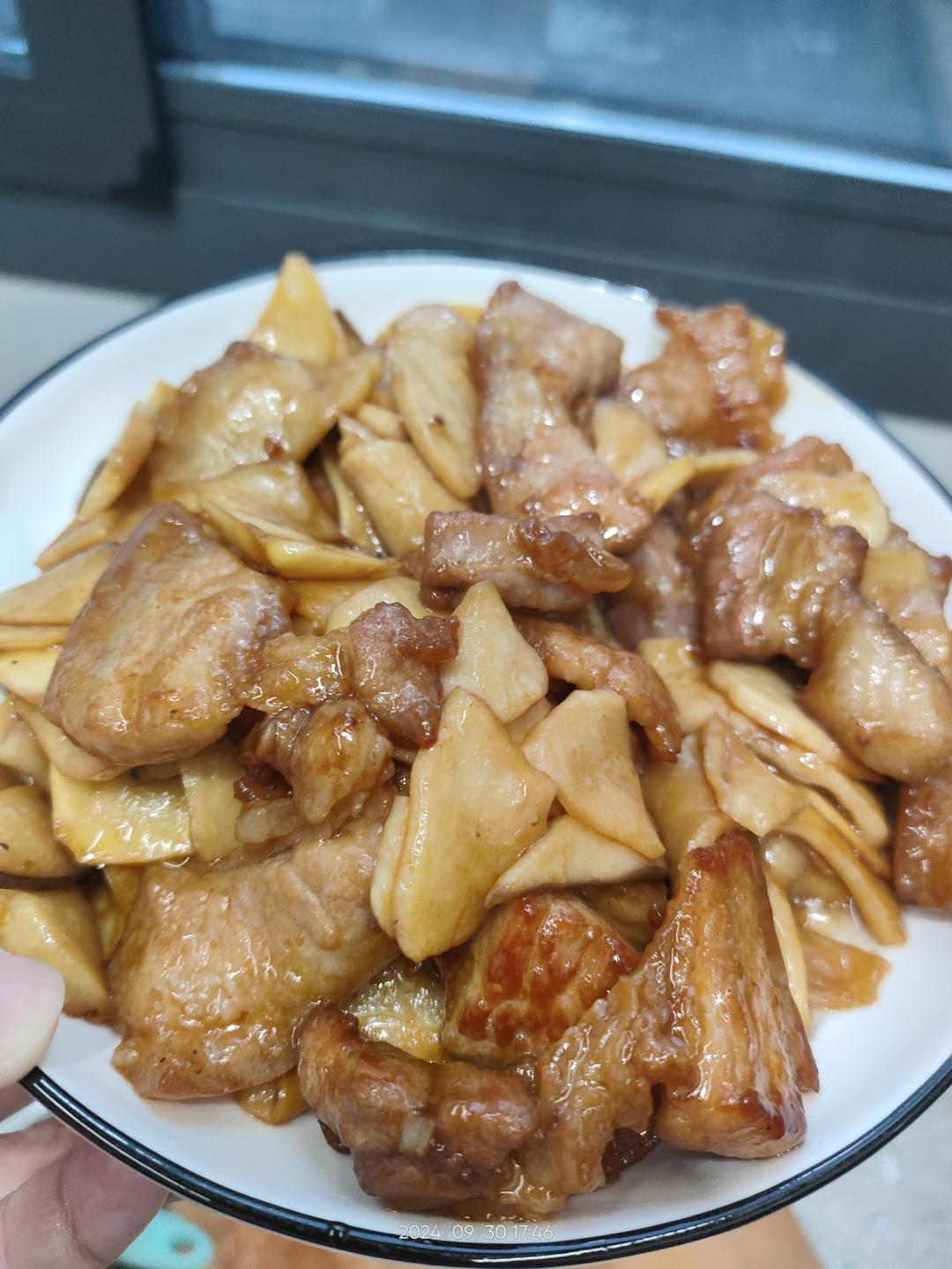 快手鸡腿菇炒肉
