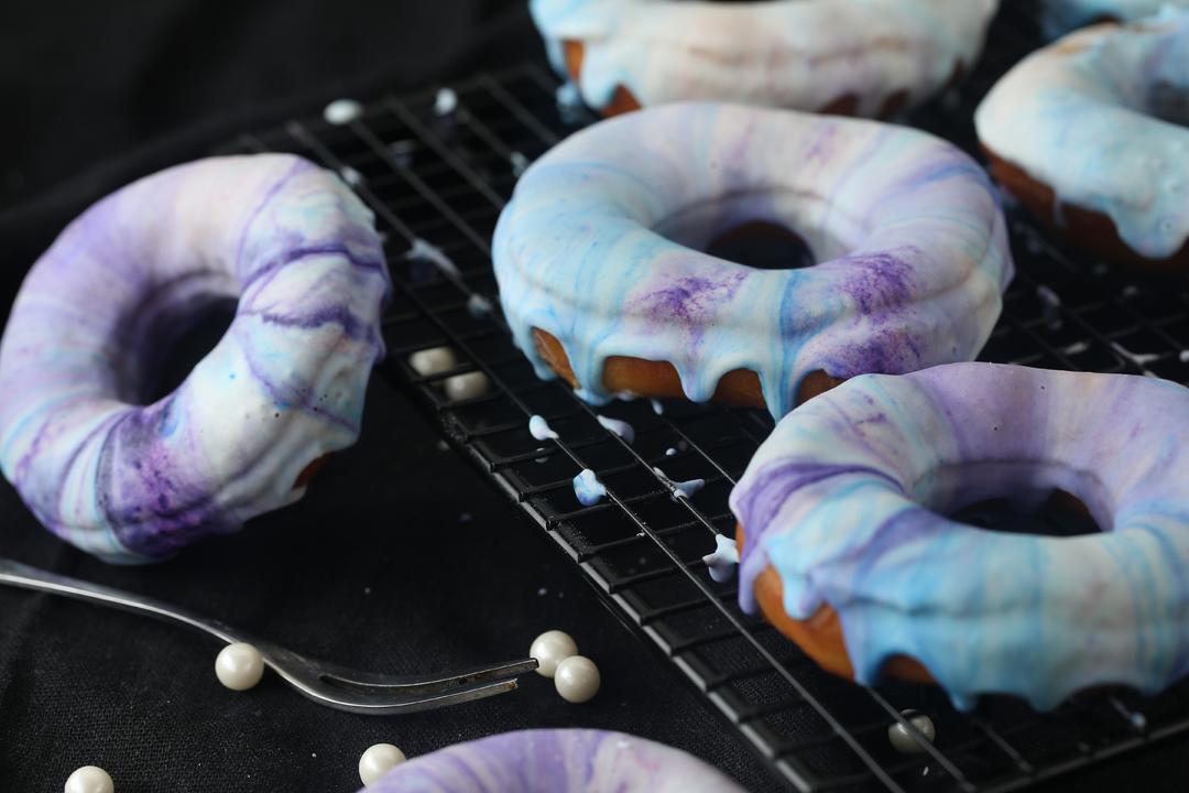 小展的下午茶│星空甜甜圈的做法