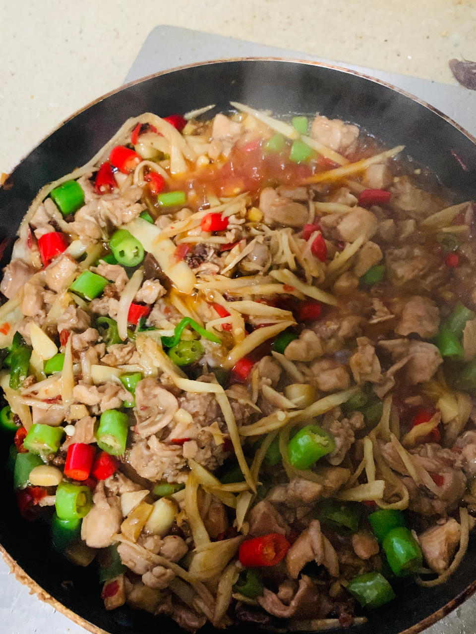 自贡名菜“子姜鲜兔” 鲜嫩麻辣 味道正宗安逸巴适