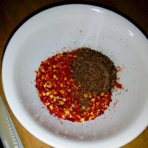 自制辣椒油红油【简易版的做法 步骤2