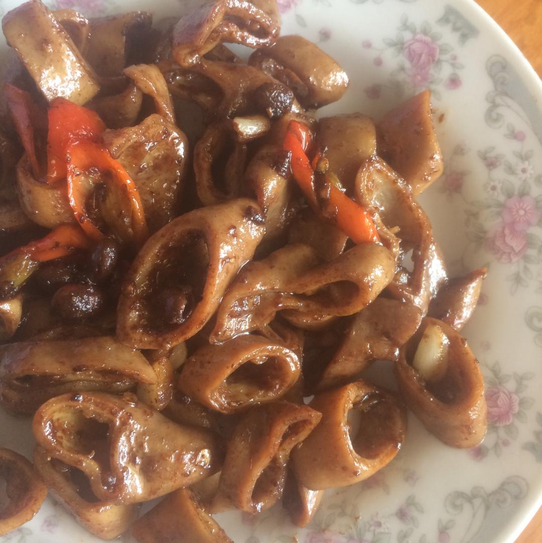 好吃到爆火爆肥肠