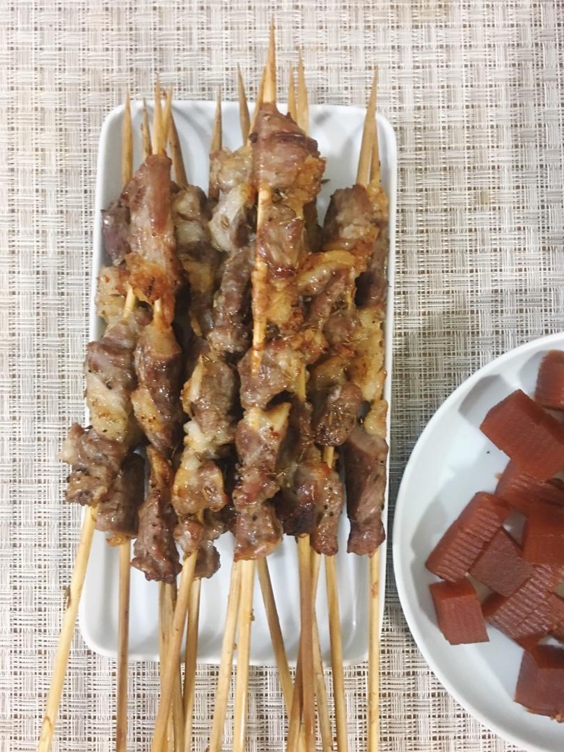 羊肉串用家里烤箱烤出明火烧烤的味道！