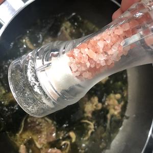 韩式肥牛海带汤—生酮版（2人份）的做法 步骤3