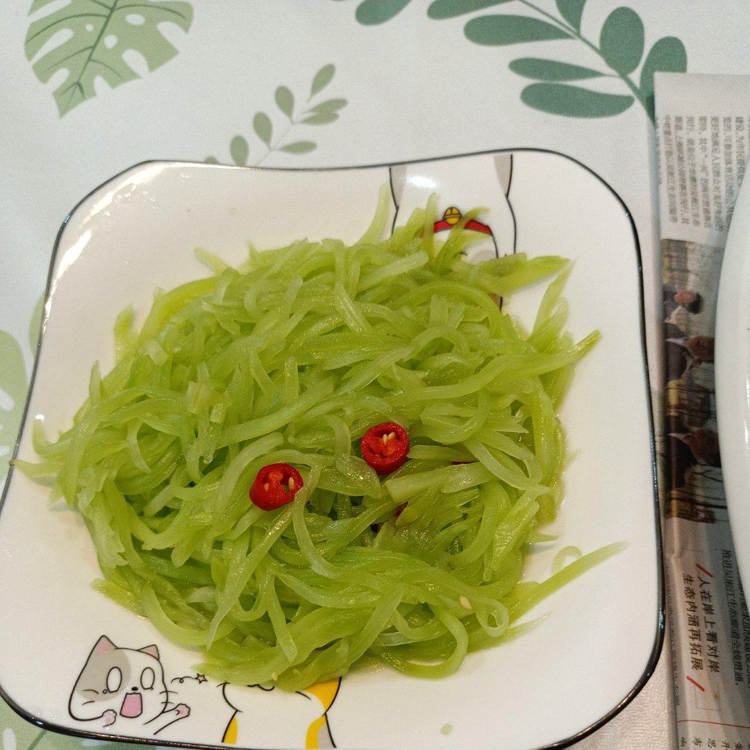 凉拌青笋（莴笋）