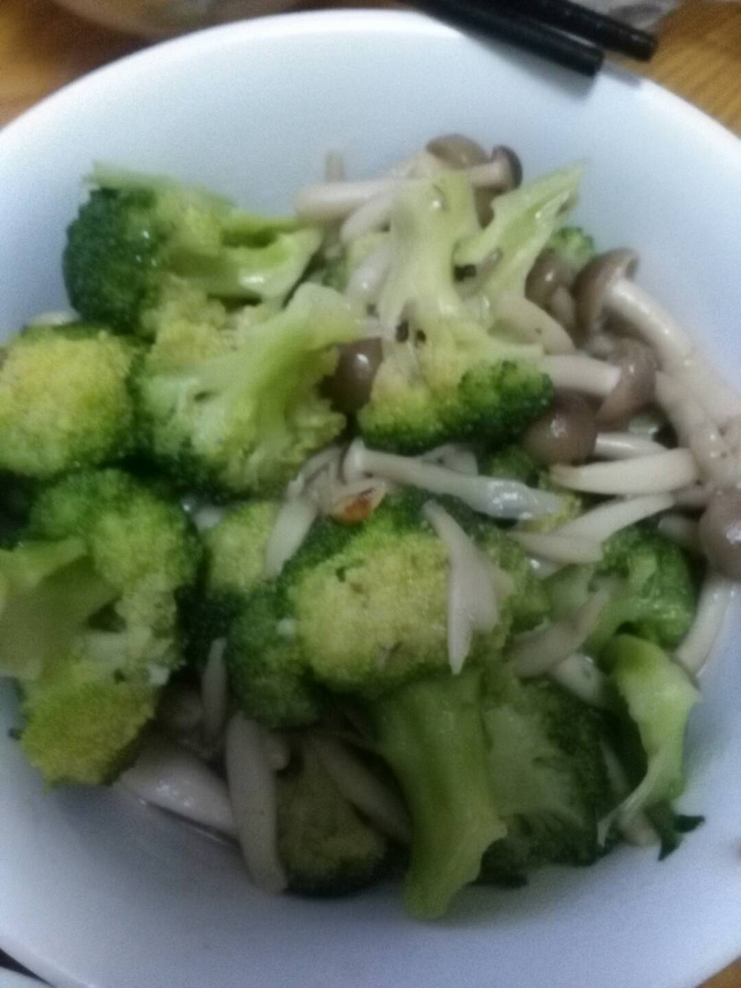 西兰花炒蟹味菇
