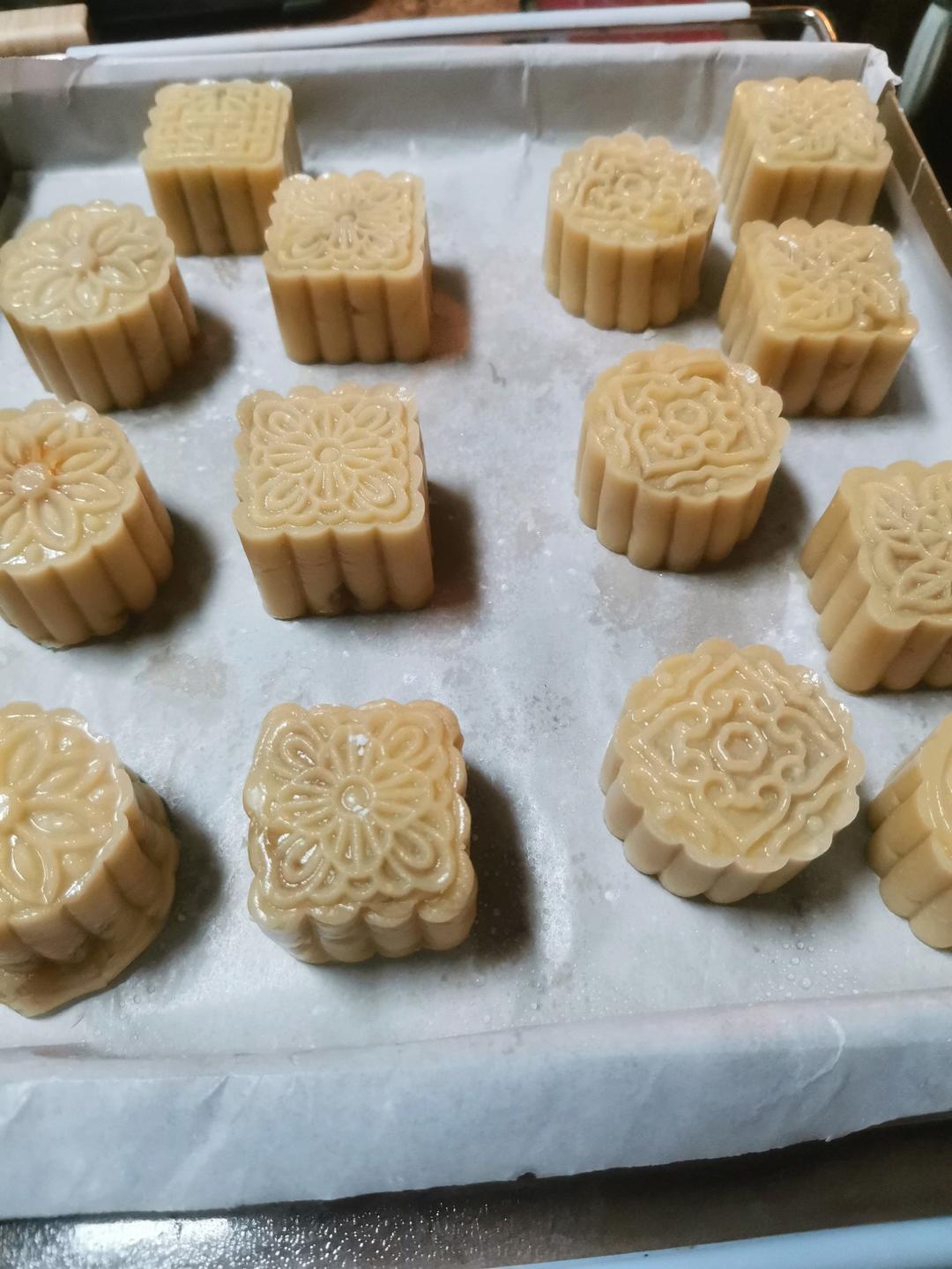 广式月饼—蛋黄莲蓉月饼