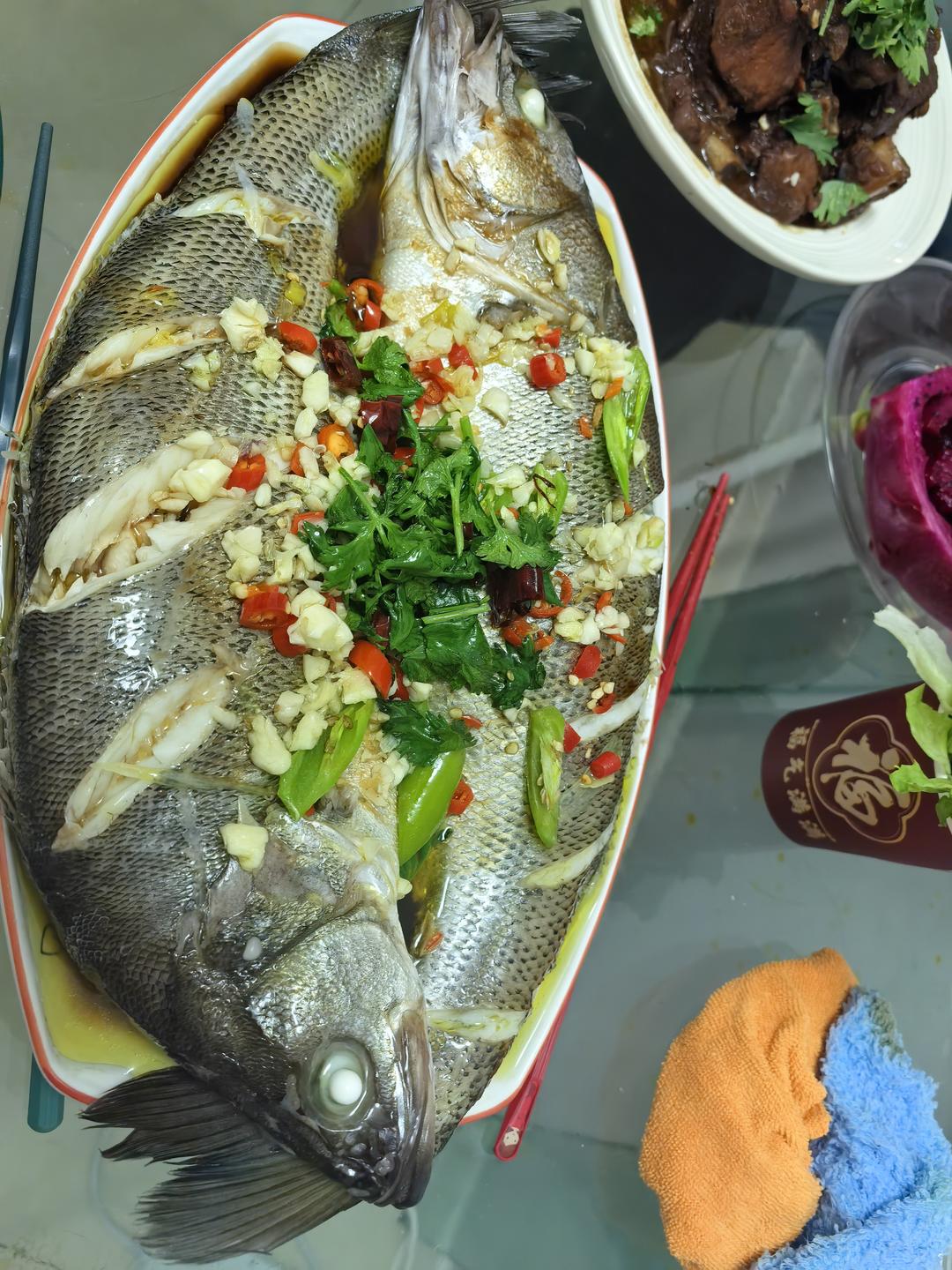 10分钟做 清蒸鲈鱼 （附切鱼图解）