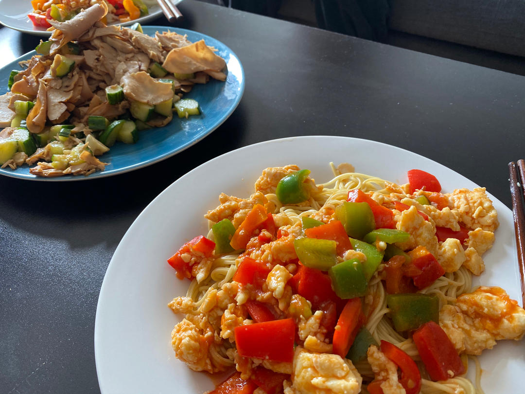 西红柿青椒鸡蛋捞面