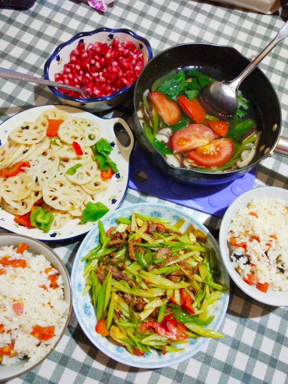 不吃大餐,家常便饭也可以表我心意!芹菜