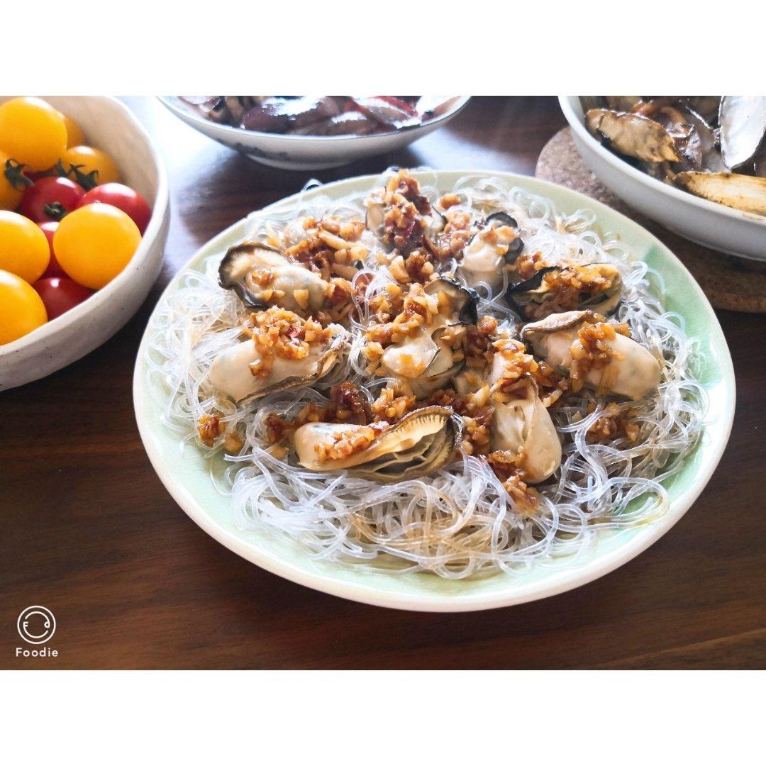 蒜蓉粉丝蒸生蚝
