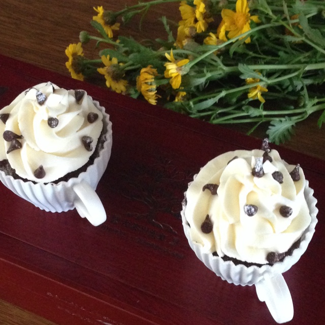 古典巧克力cupcake配马斯卡彭奶油霜
