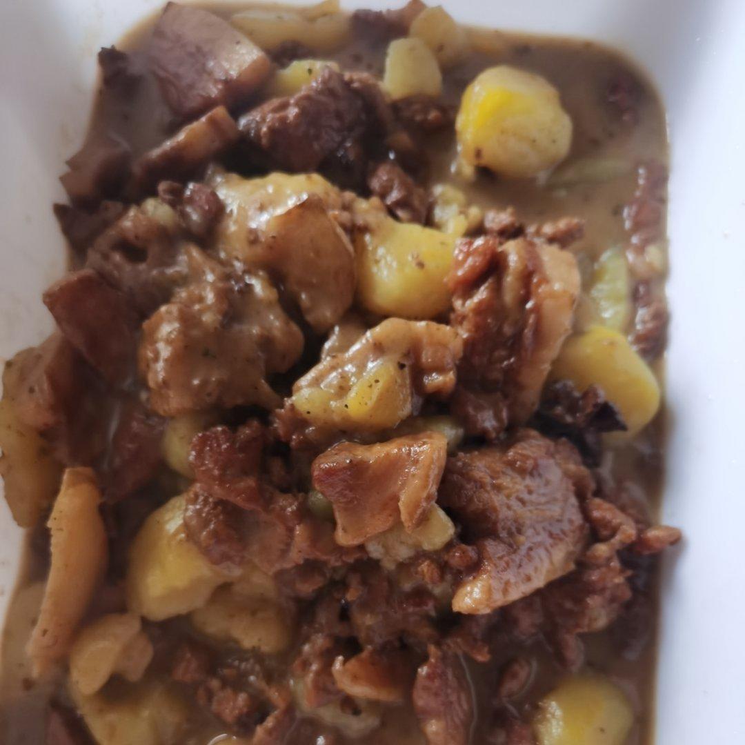 红烧肉炖土豆（丝毫不腻）