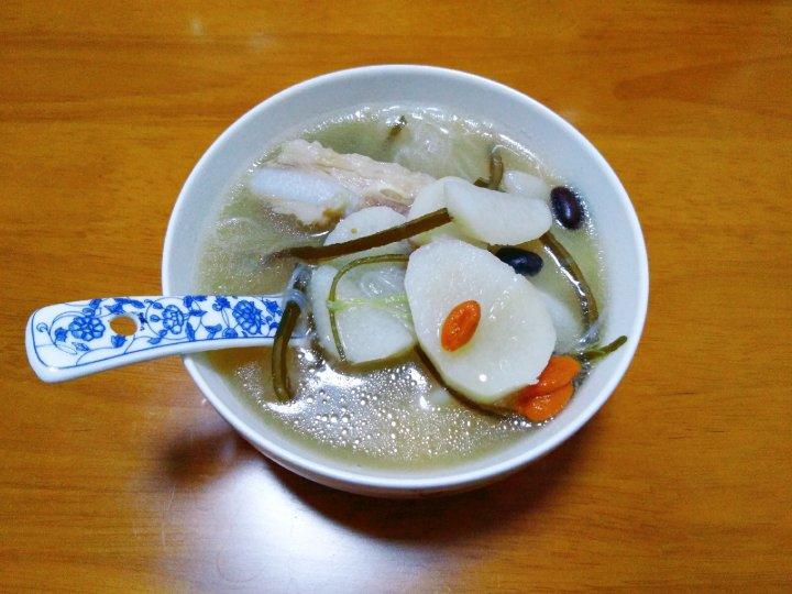 海带山药排骨汤
