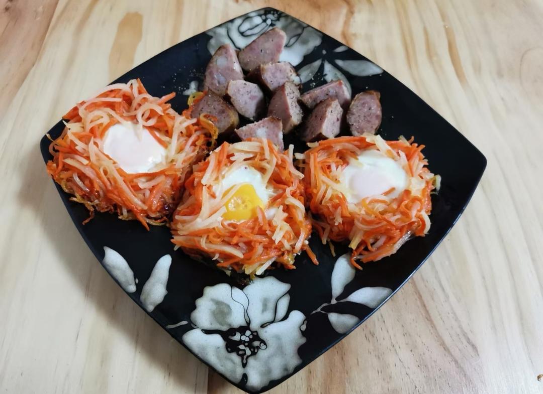 土豆胡萝卜绕丝鸟巢煎鸡蛋饼