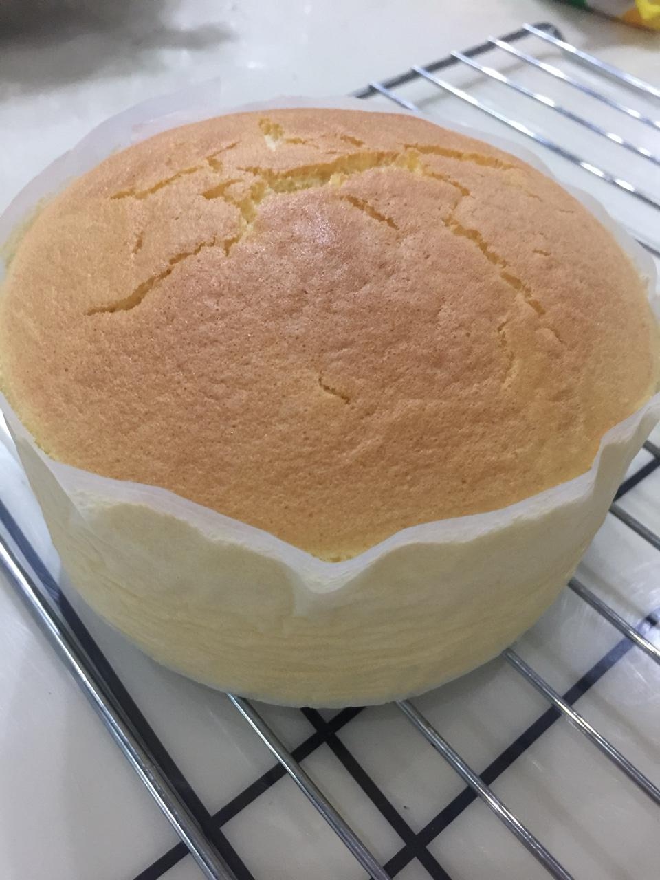 烤箱做蛋糕（戚风蛋糕的做法）