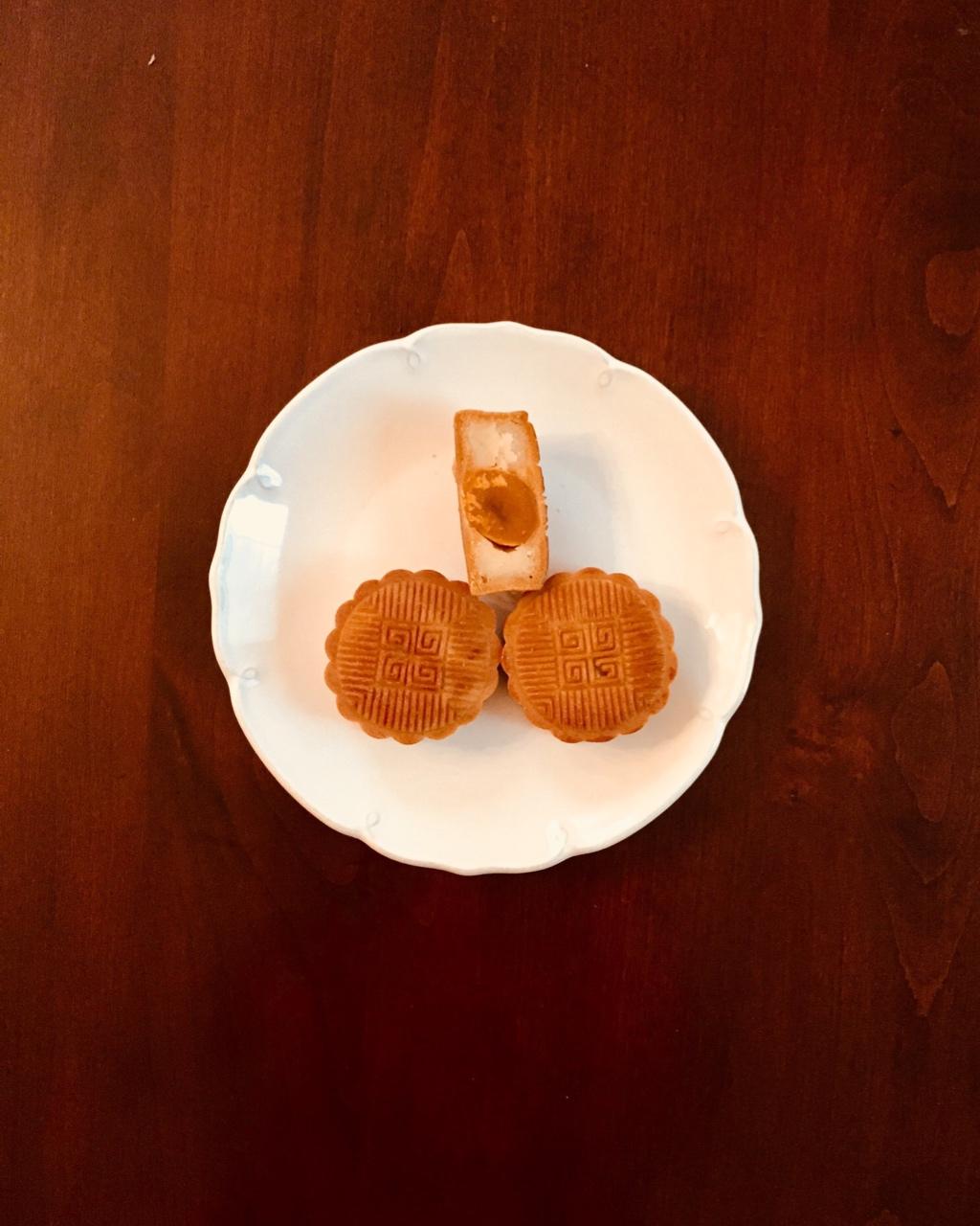 广式月饼—蛋黄莲蓉月饼