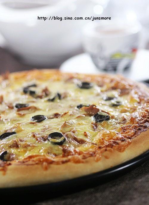 金枪鱼黑橄榄pizza的做法