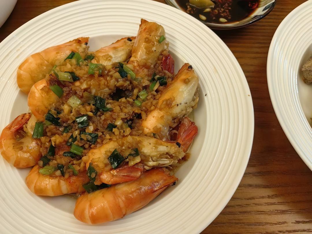 好吃到舔手的蒜爆罗氏虾（零失败，巨好吃)