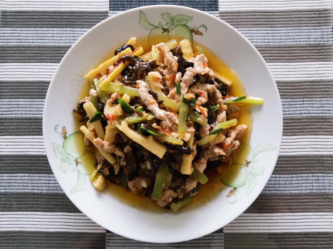 厨师长教你：“鱼香肉丝”的老式做法，味道很赞先收藏了