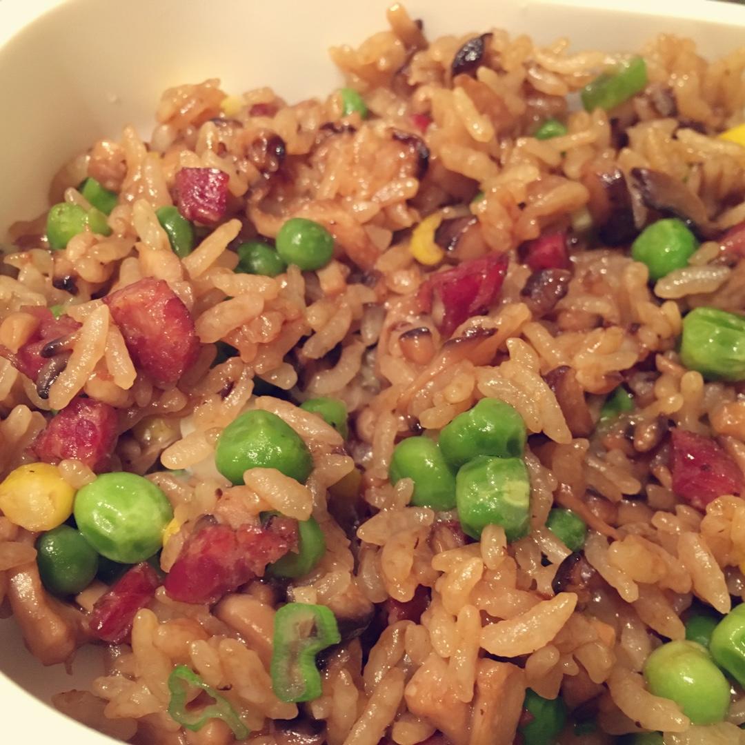 香肠煲仔饭