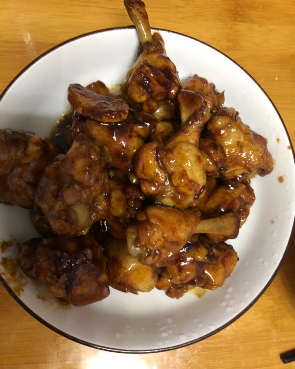 1简单做的红烧鸡肘