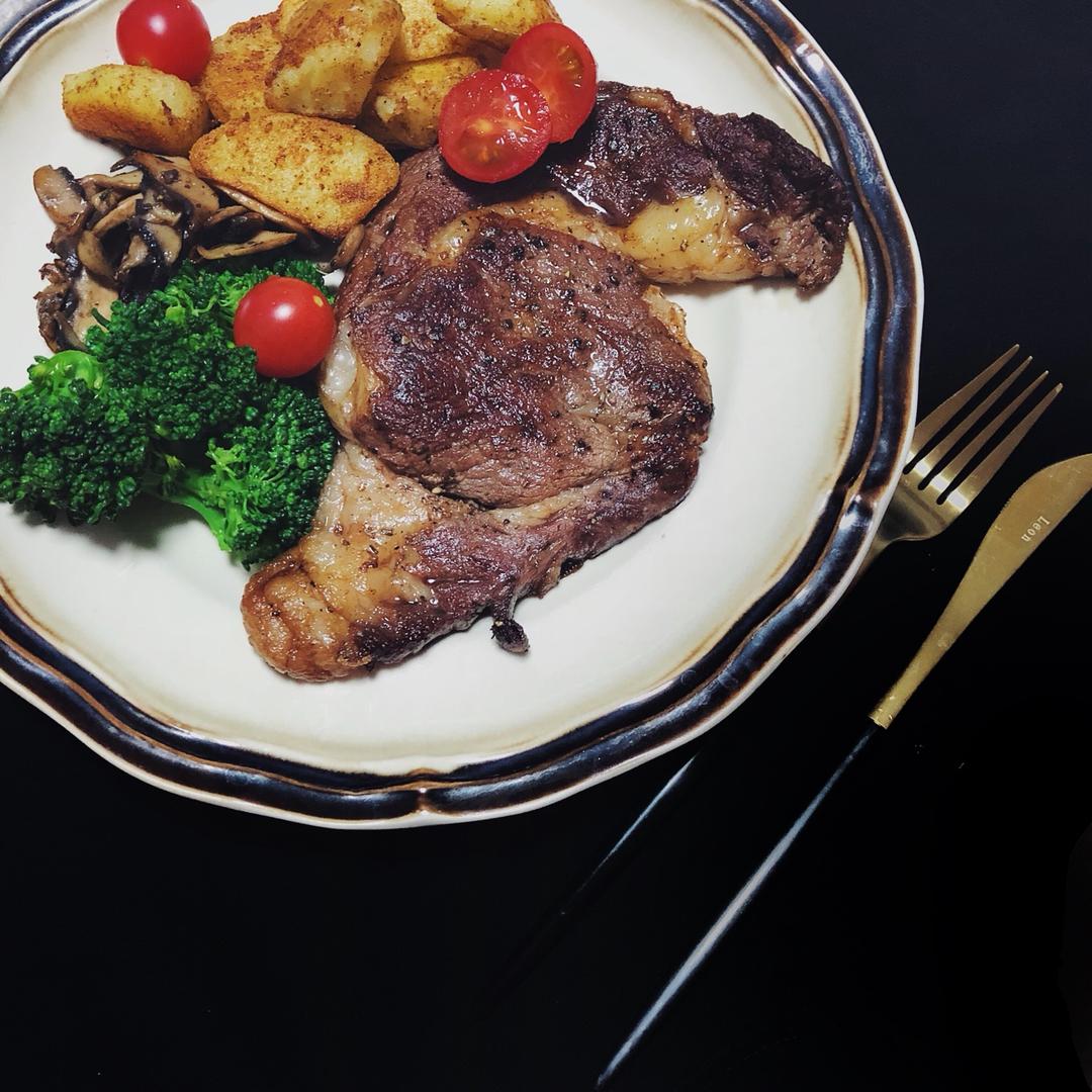 好吃到哭的煎牛排