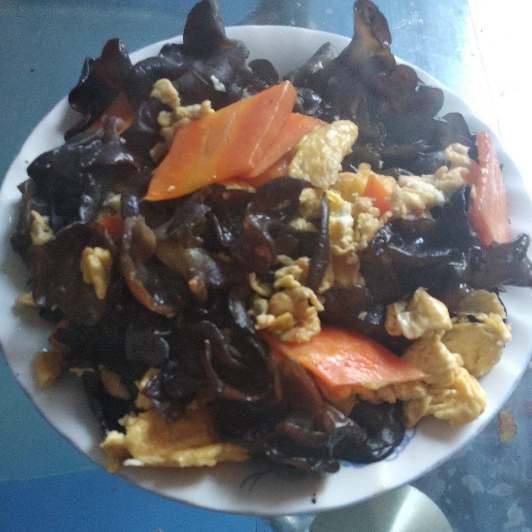 木耳炒鸡蛋