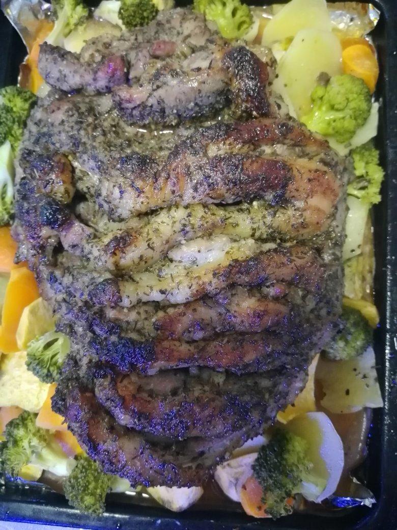 孜然蒜香烤羊腿