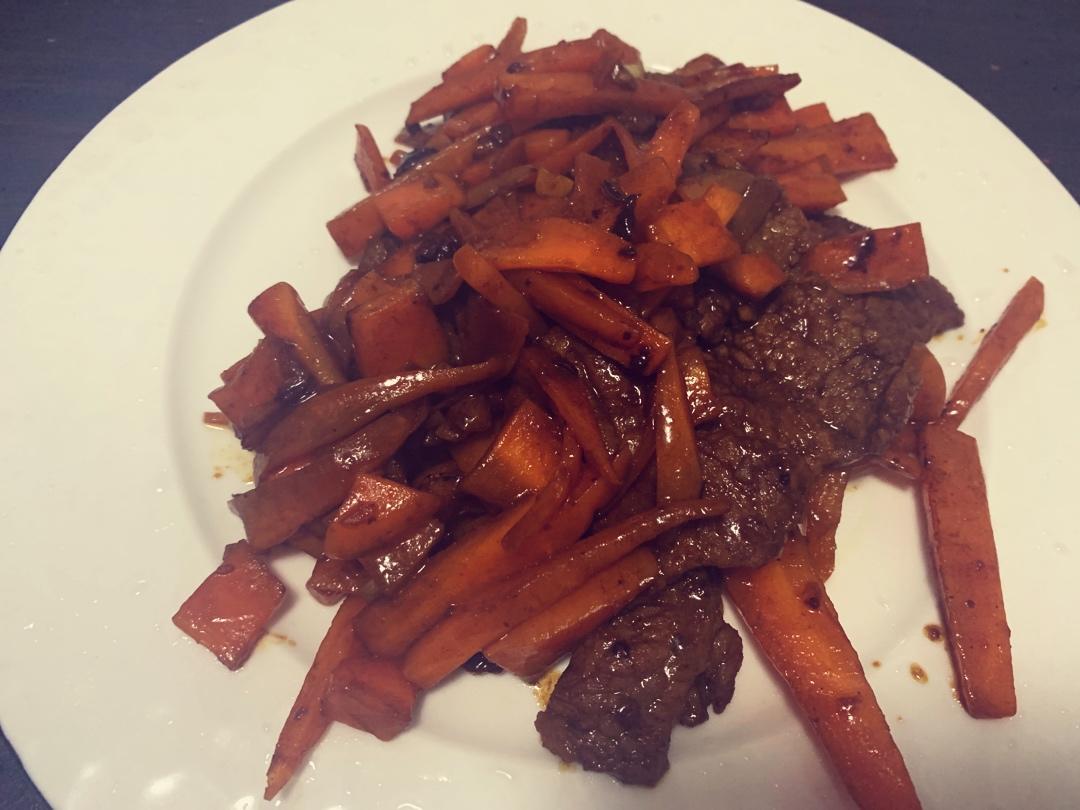 胡萝卜炒牛肉