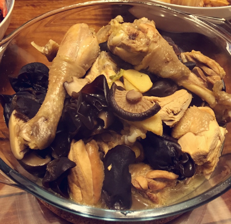 香菇炖鸡汤
