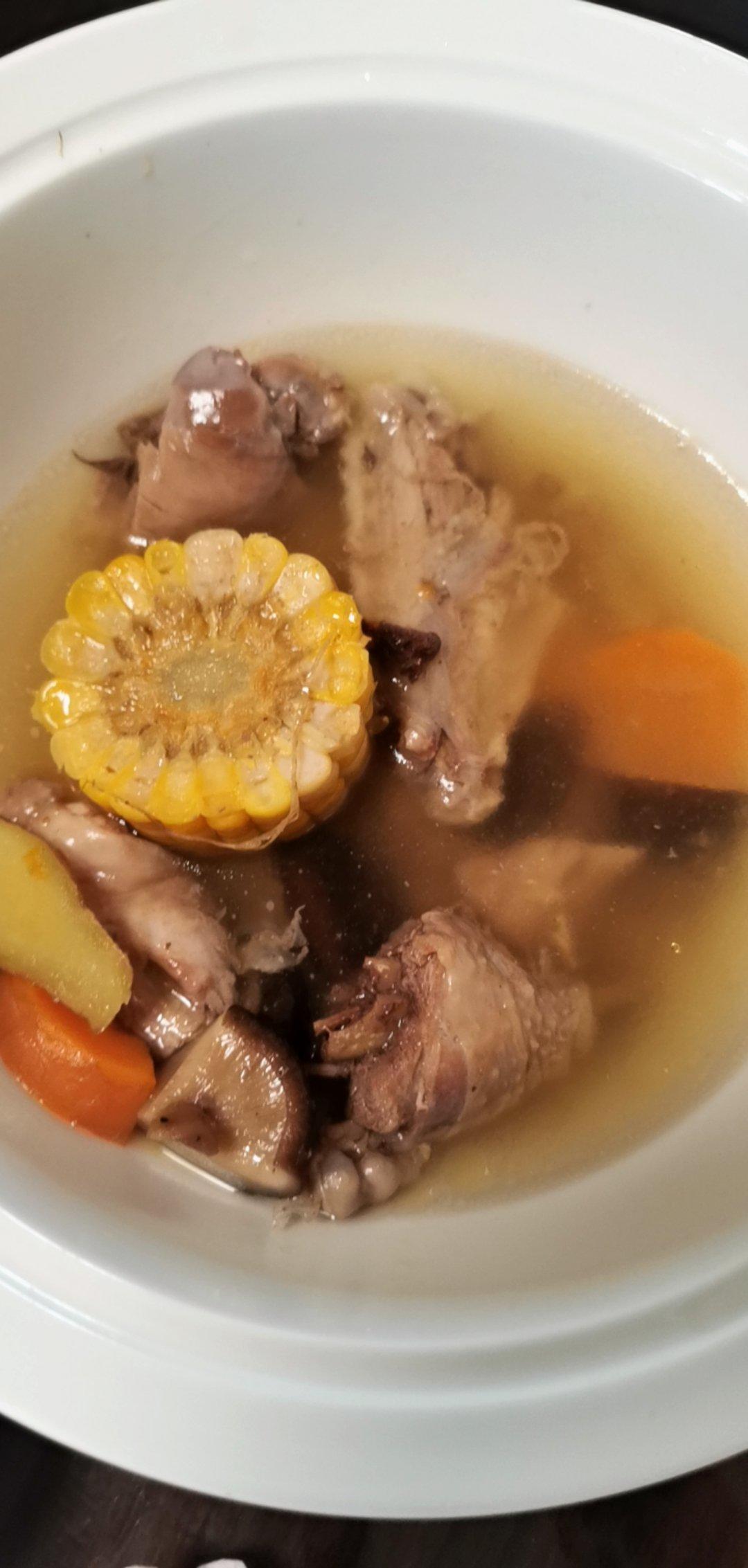 补气又补血的黄芪枸杞炖鸡汤