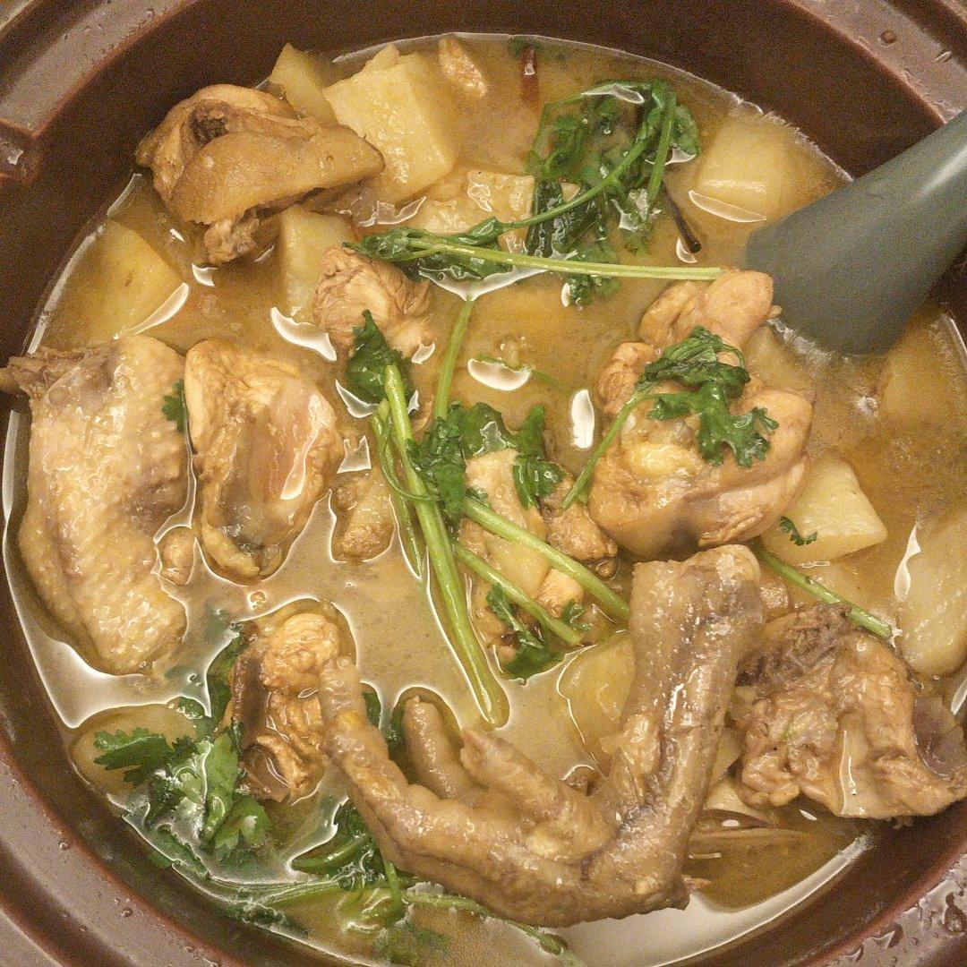 鸡肉炖土豆