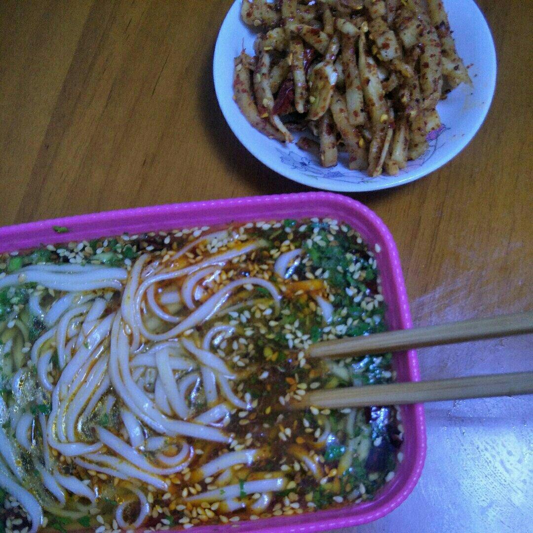一碗热汤面