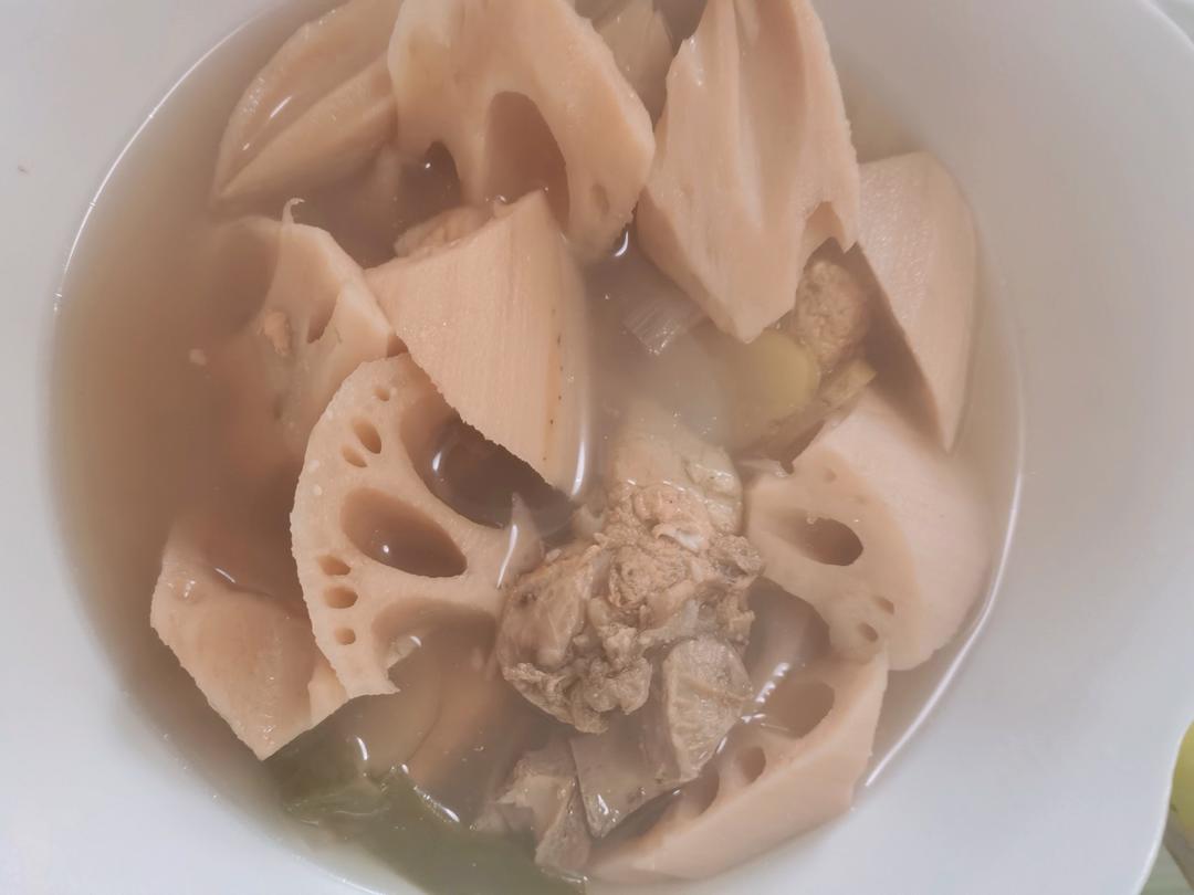 湖北菜肴 排骨藕汤