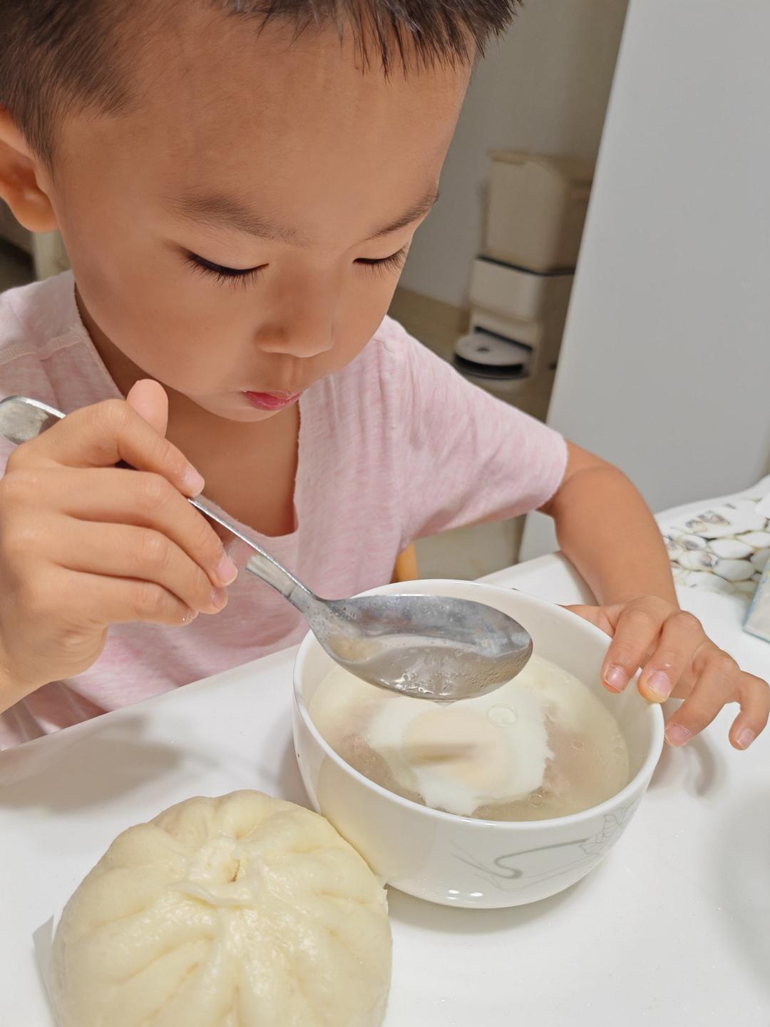 鸡蛋肉饼汤