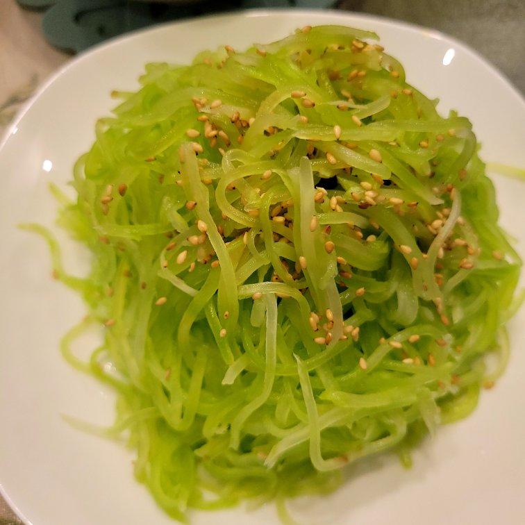 凉拌莴笋丝