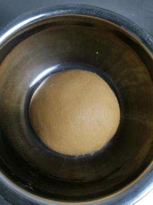 双享南瓜椰蓉小面包的做法 步骤2