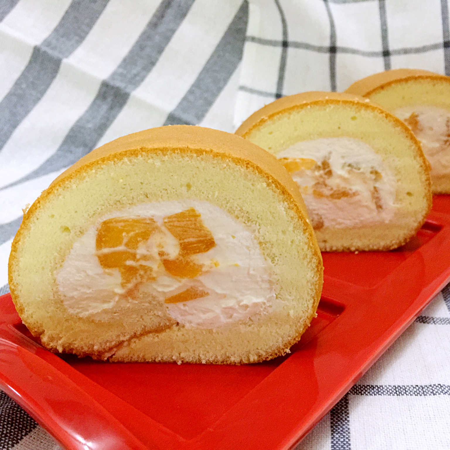 《Tinrry下午茶》教你做基础原味蛋糕卷