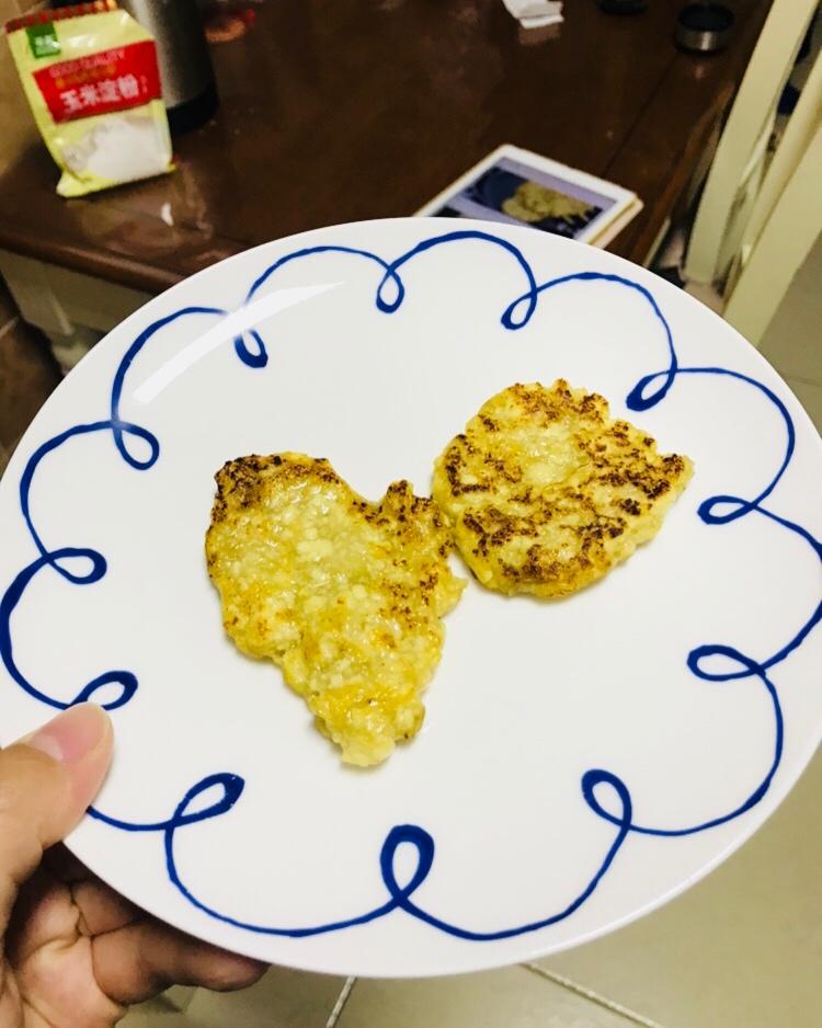 宝宝辅食：香蕉豆腐饼-12M+